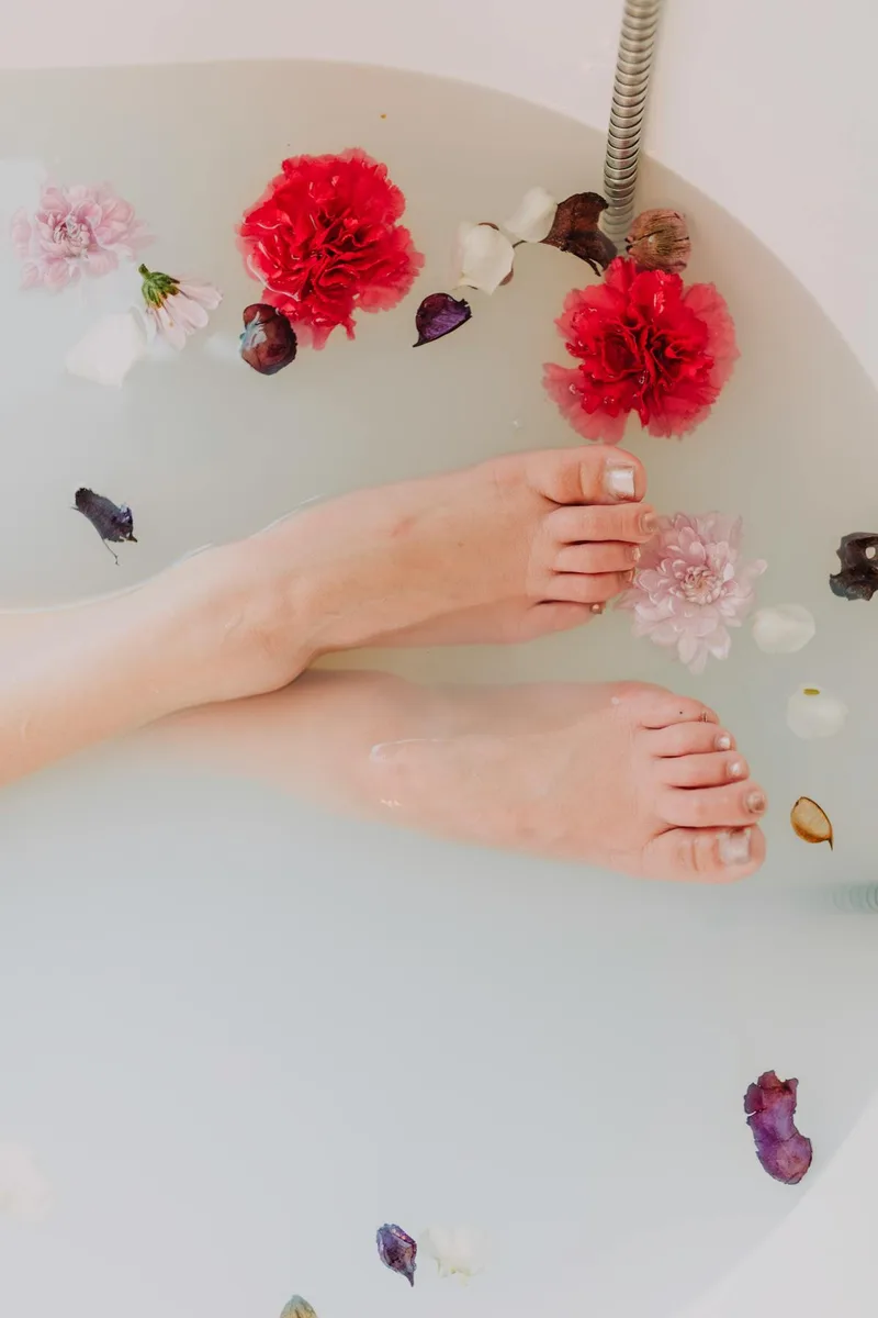 Pedikúra v Bloom Studio Uhříněves — pedikúrní křesla a SPA péče