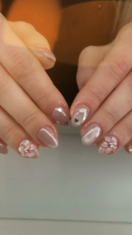 Květinový nail art